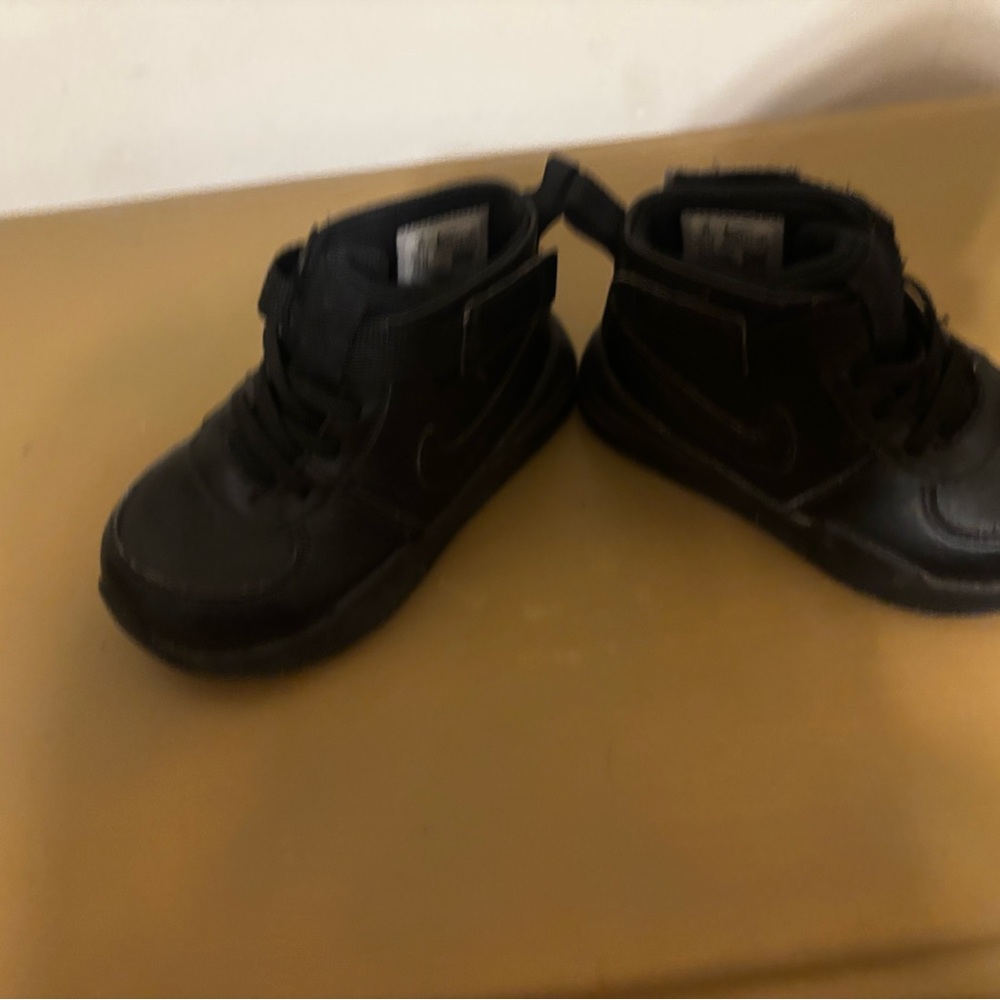 Nike Kids Black High-Top Sneakers - Picture 3 of 7